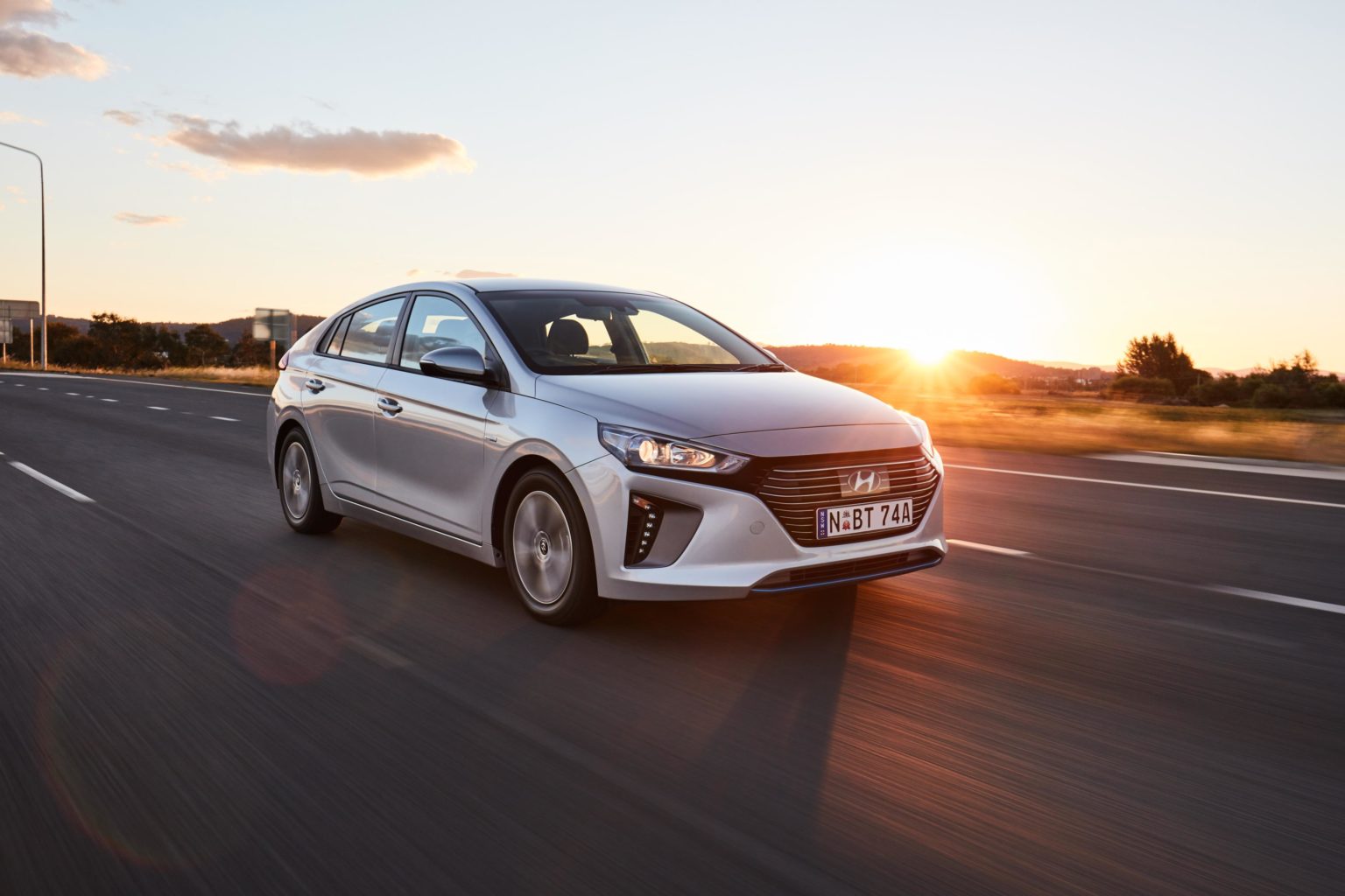 Hyundai Ioniq Plug-In Hybrid review - EV Central