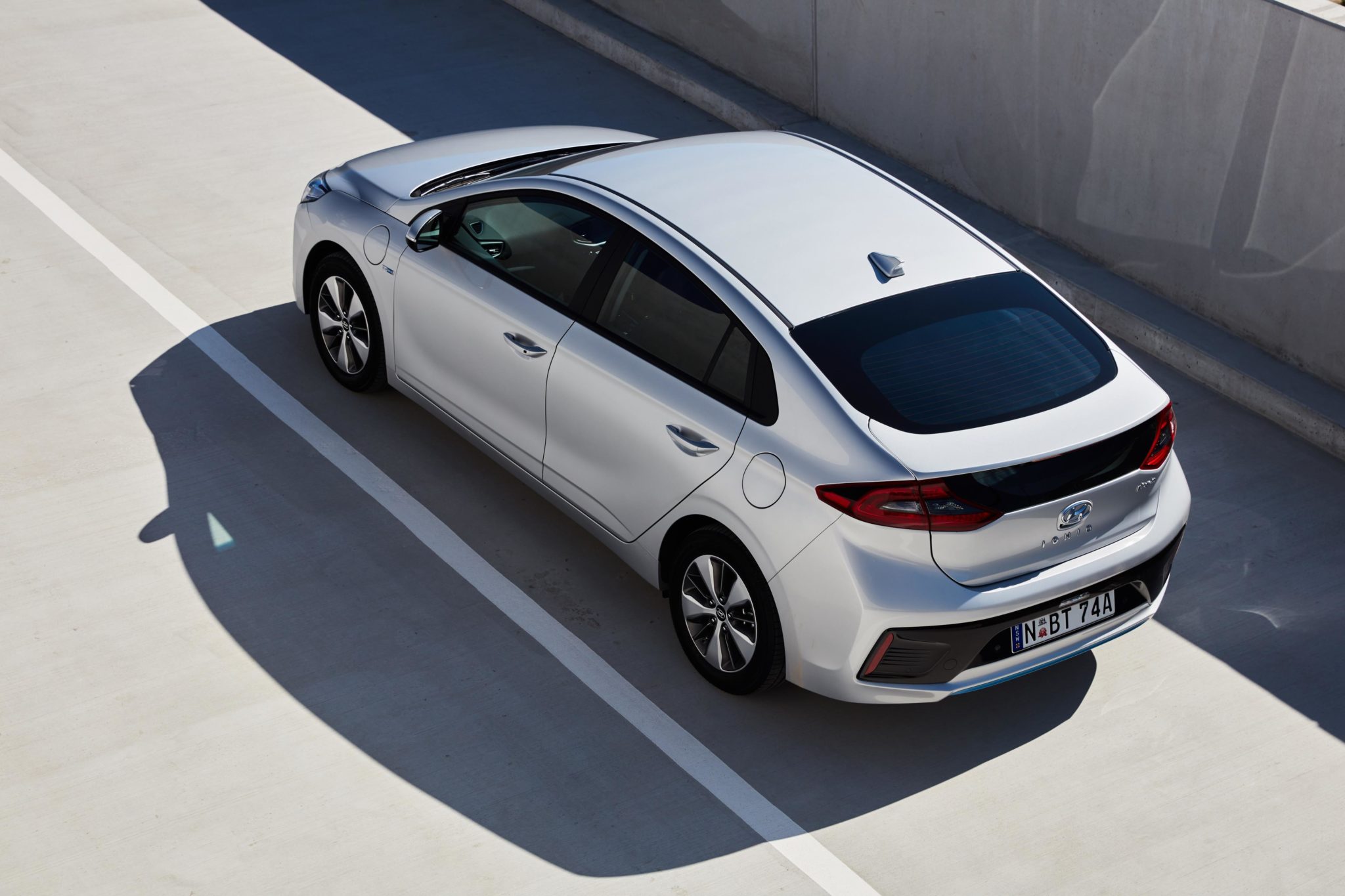 Hyundai Ioniq Plug-In Hybrid Review - EV Central