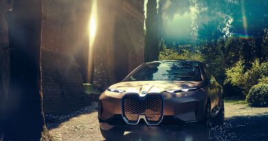 2021 BMW iNEXT large SUV Concept