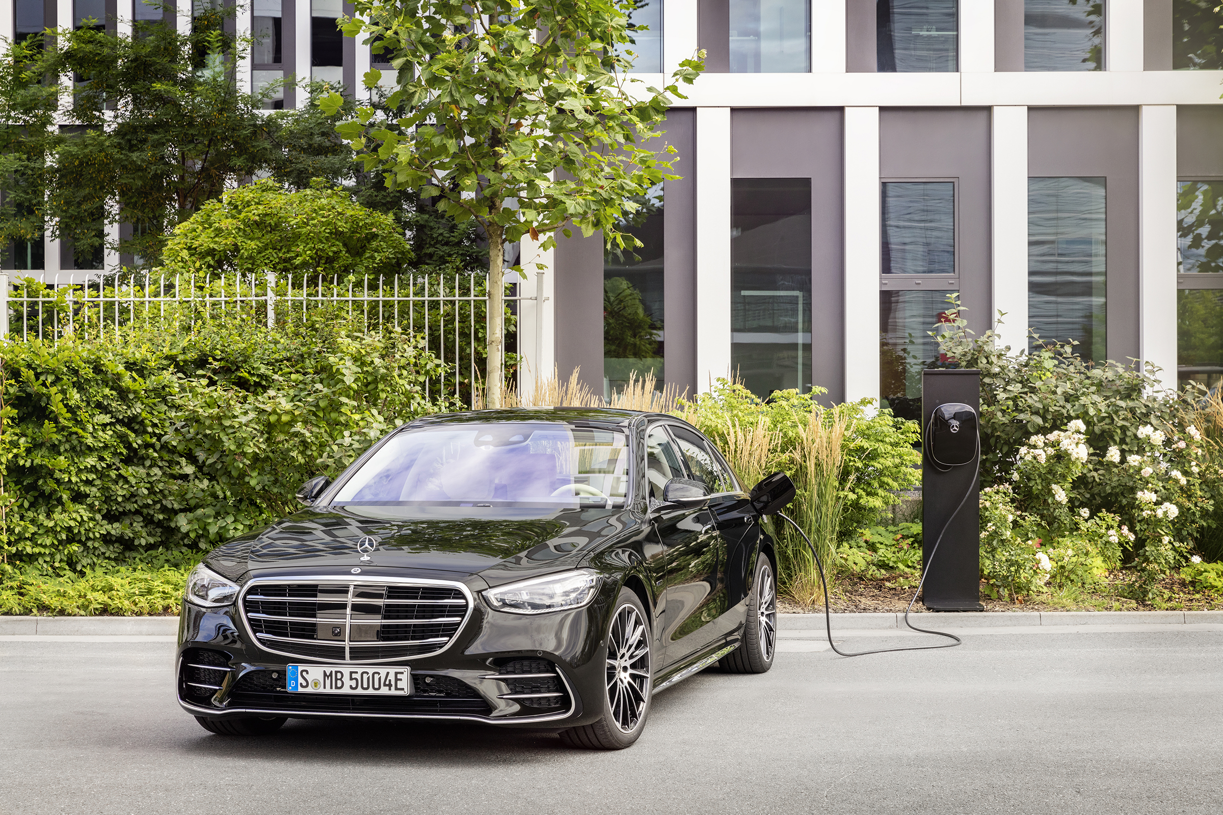 S580e S-Class Tops 100km EV Range, AMG Eyes 600kW With PHEV - EV Central