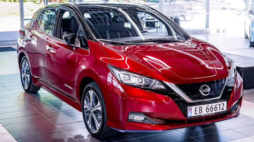 The 500,000th Nissan LEAF is sold to a customer in Norway