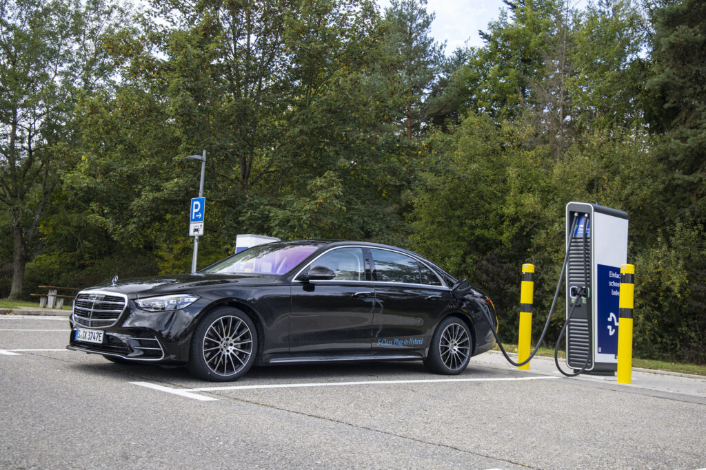 Mercedes-Benz S580e plug-in hybrid electric car (PHEV)