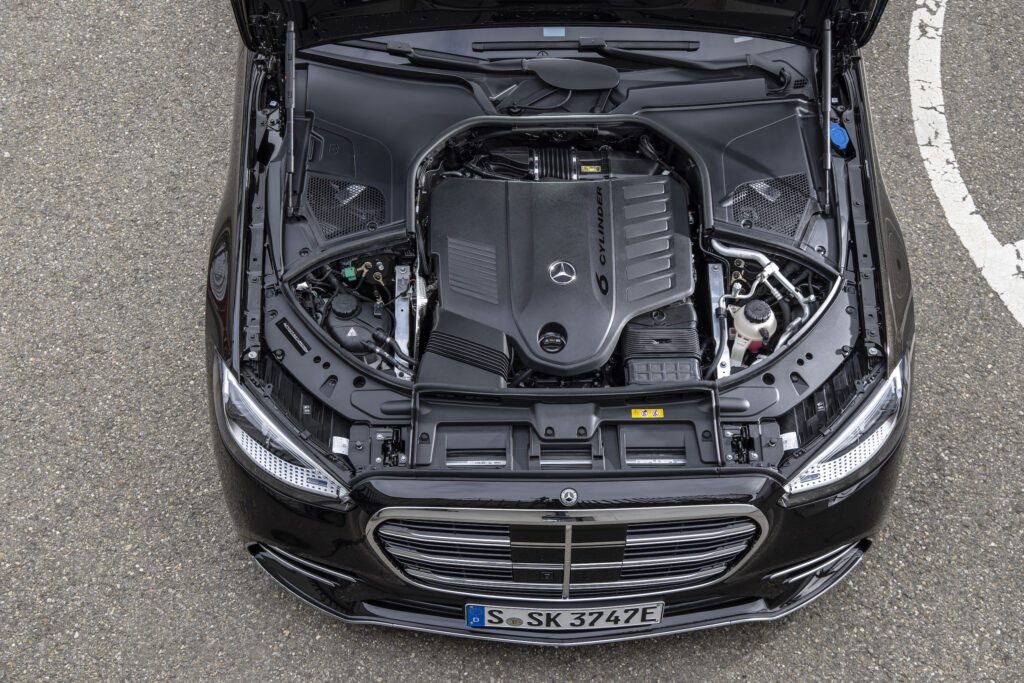 Mercedes-Benz S580e plug-in hybrid electric car (PHEV)