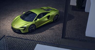 McLaren Artura plug-in hybrid electric supercar