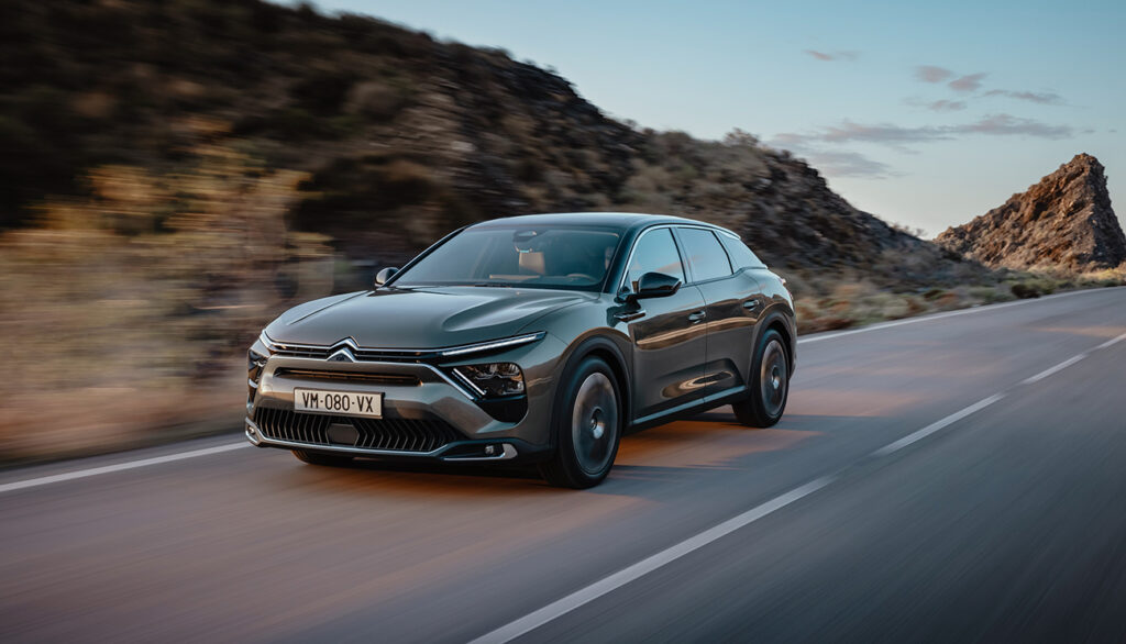 2021 Citroën C5 X large car is the French brand's new flagship and will be offered as a plug-in hybrid