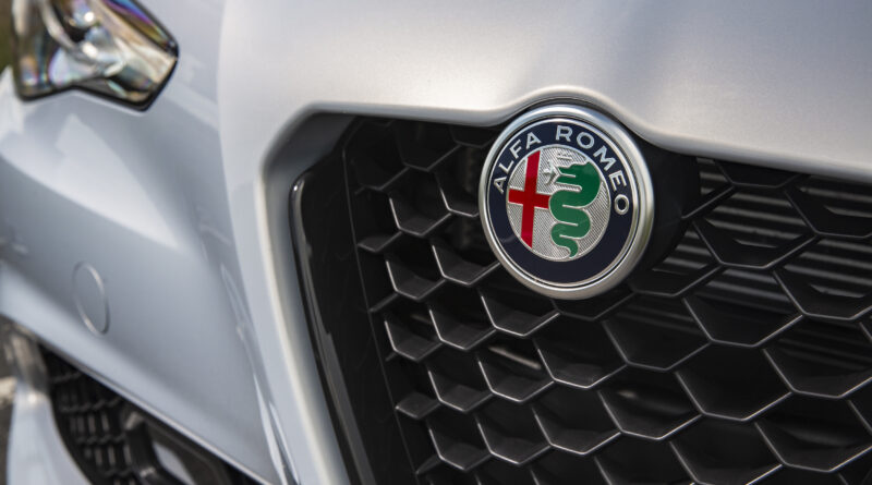 Alfa Romeo badge Giulia badge