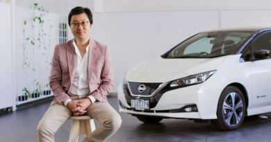 Jet Charge founder and CEO Tim Washington with a Nissan Leaf