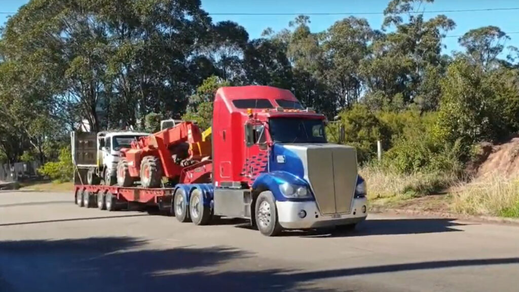 Australian company Janus Electric is launching a trial of electric trucks fitted with swappable batteries that can be exchanged in three minute