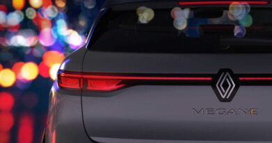Teaser image of the Renault Megane e-Tech Electric due is 2022