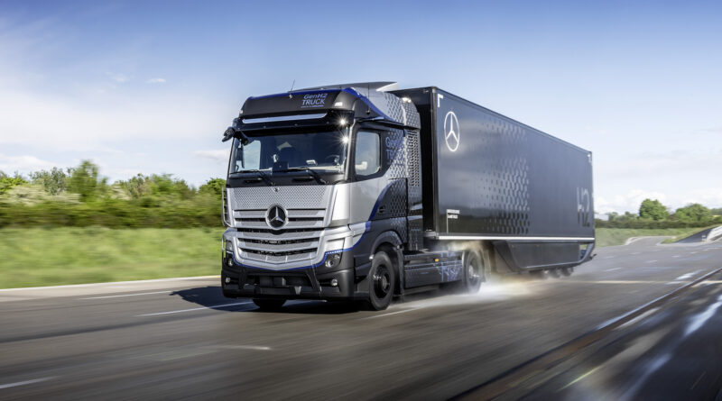 Daimler trucks is testing the Mercedes-Benz GenH2 hydrogen FCEV truck planned to have a 1000km range