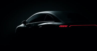 Teaser image of the Mercedes-Benz EQE
