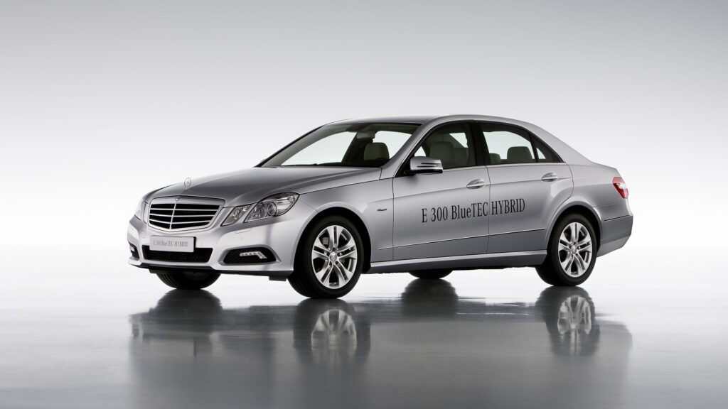 The Mercedes-Benz E300 BlueTec Hybrid used a diesel engine with an electric motor