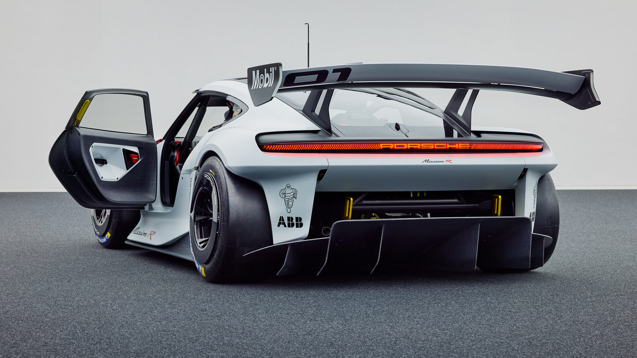 Porsche Mission R Gives 900v Fast Charging Ev Vision Of Electric Race Car Ev Central 2131