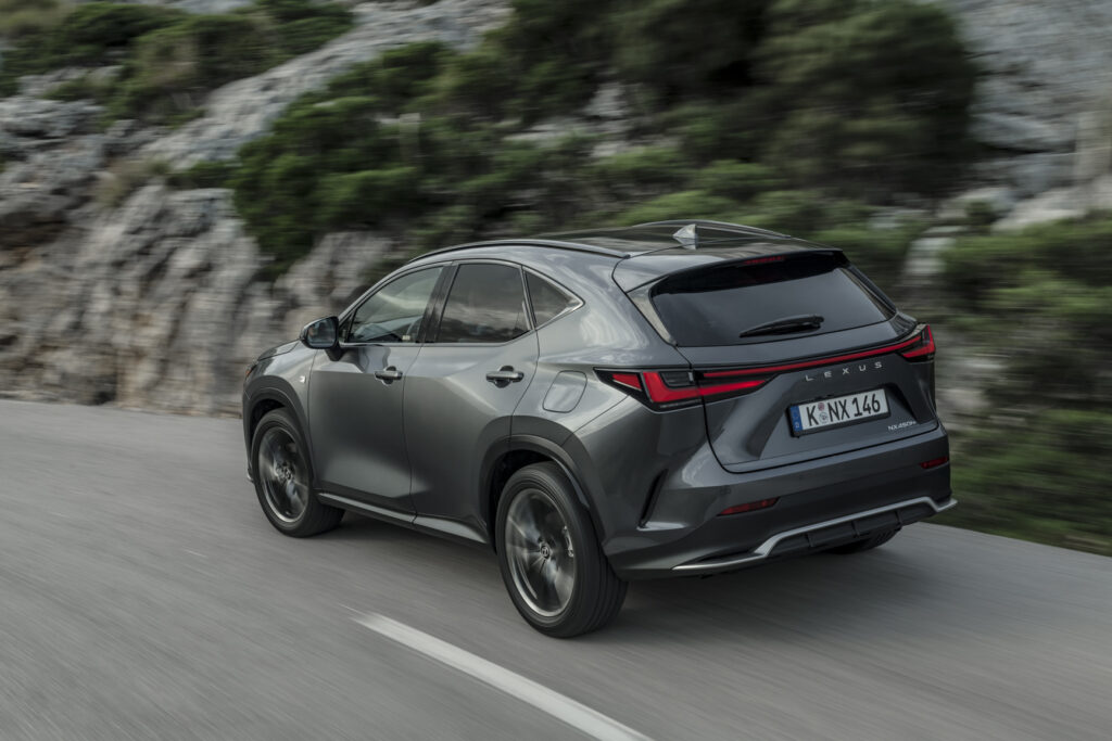 2025 Lexus NX 450h+.