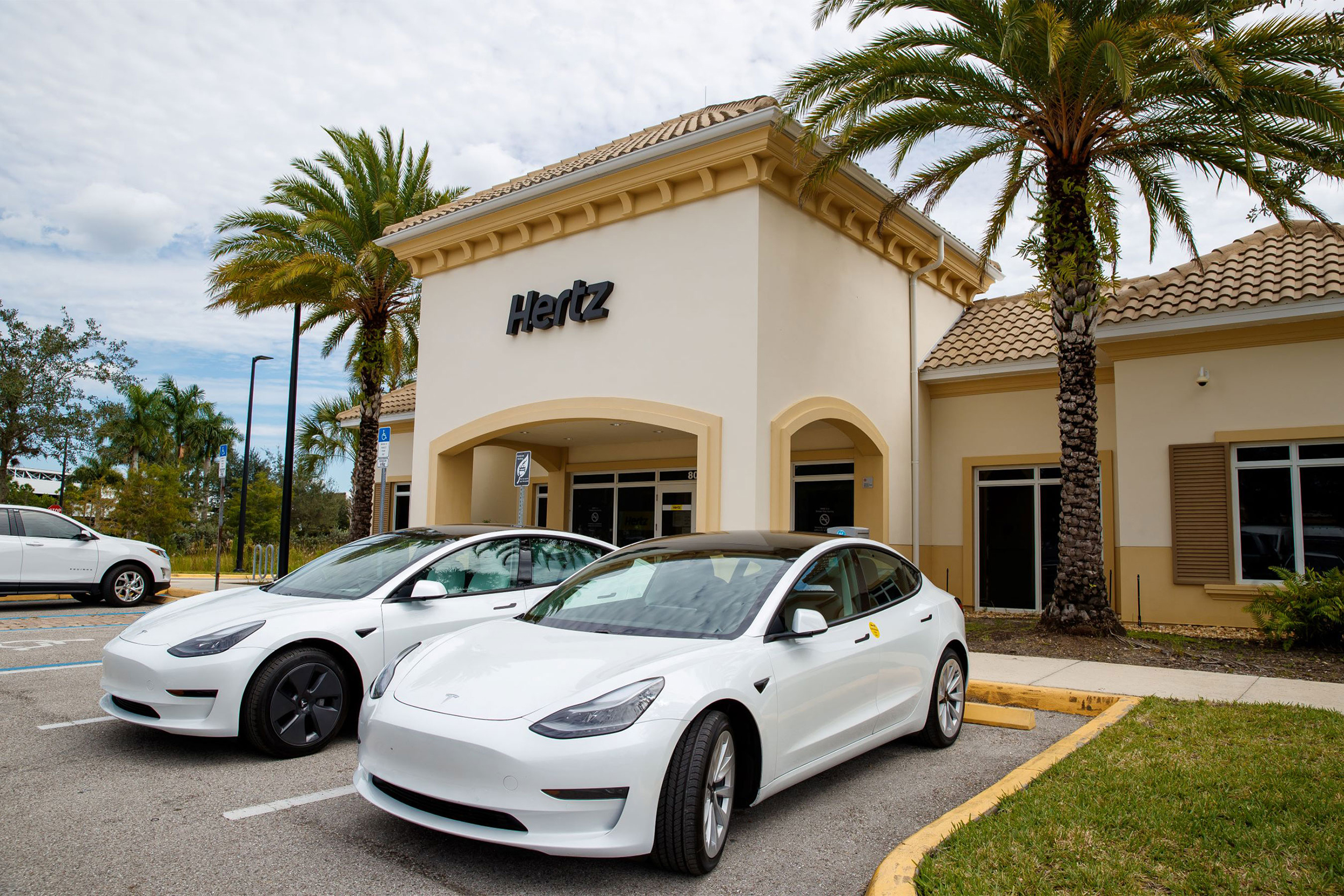 Rental company Hertz has ordered 100,000 cars from Tesla