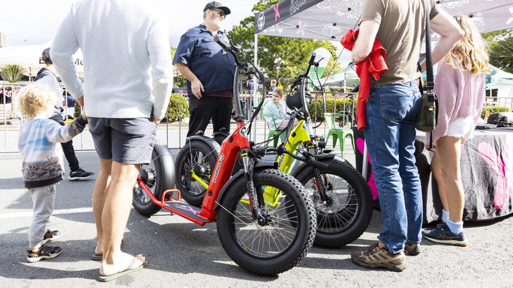 StompE electric scooter has an EV range between 20-30km