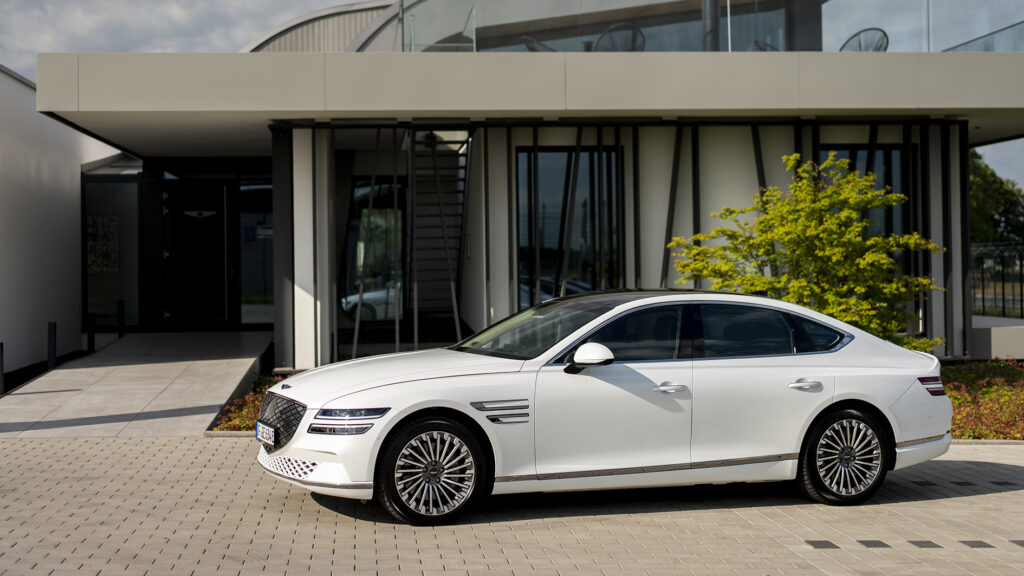 2022 Genesis Electrified G80