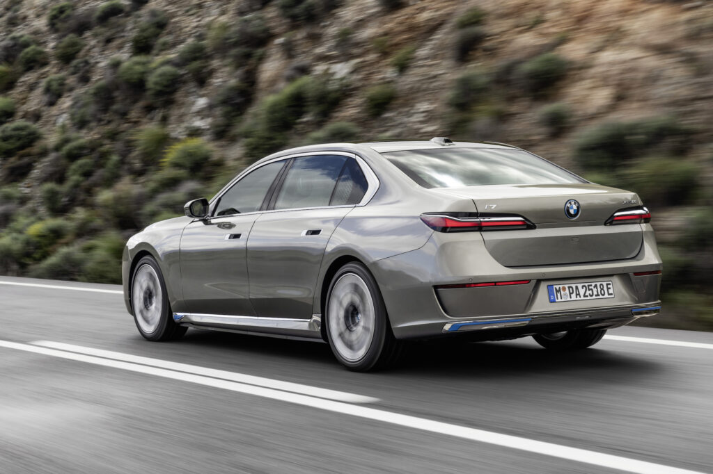 The 2022 BMW i7 is an immense 5391mm long.