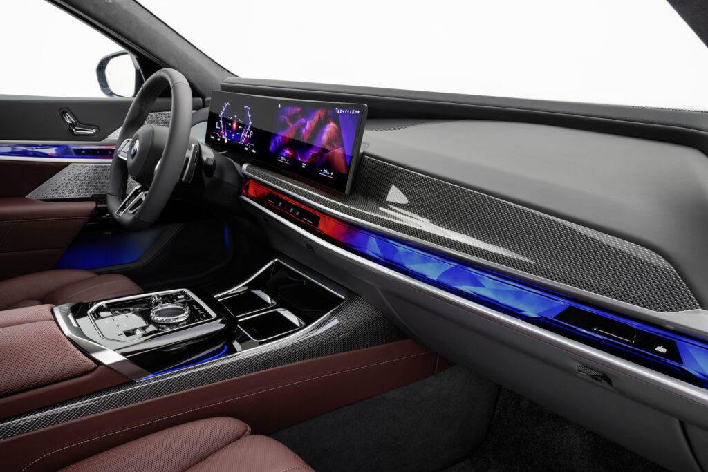 The 2022 BMW i7 has a sophisticated set of dashboard controls.