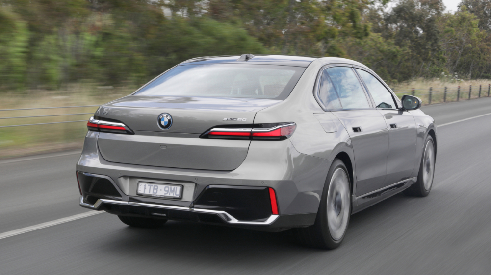 On the road with the BMW i7