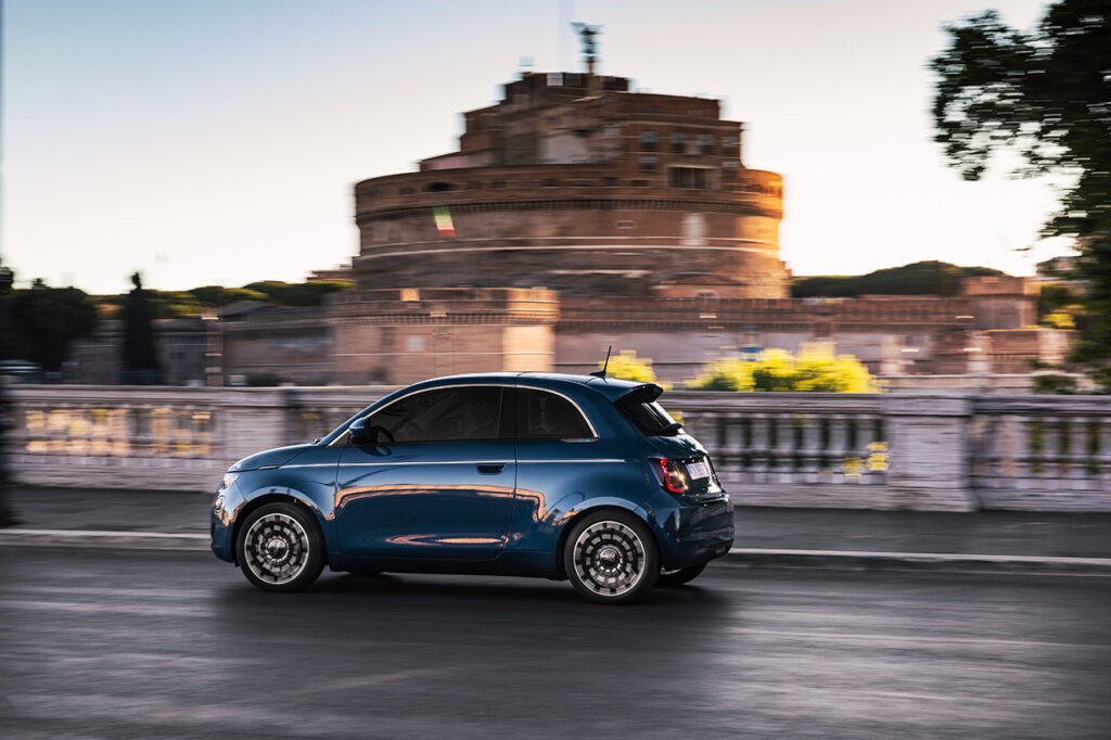Fiat 500e La Prima hatch