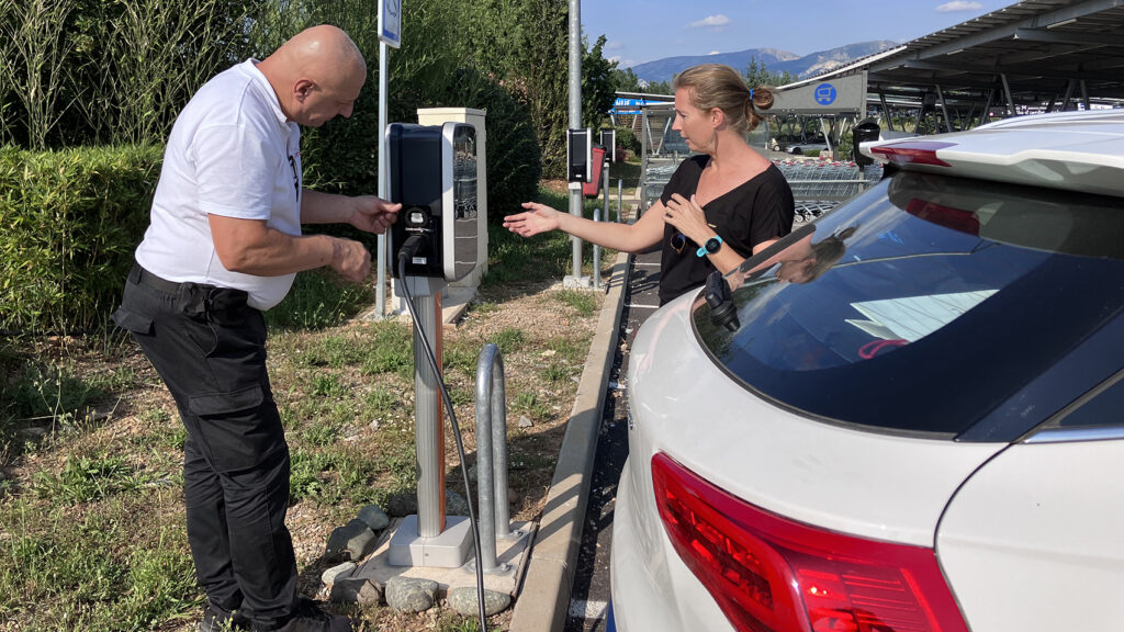 EV car rental in France charging problems