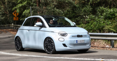 Fiat 500e on the move