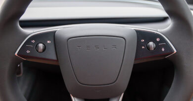 Tesla Model 3 steering wheel