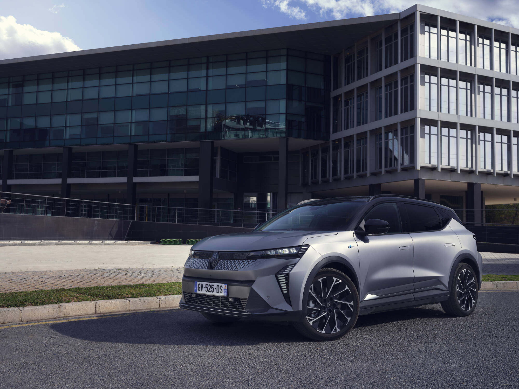 exclusive-radical-renault-5-electric-hatch-warming-for-australia-as