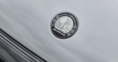 Mercedes-AMG badge.