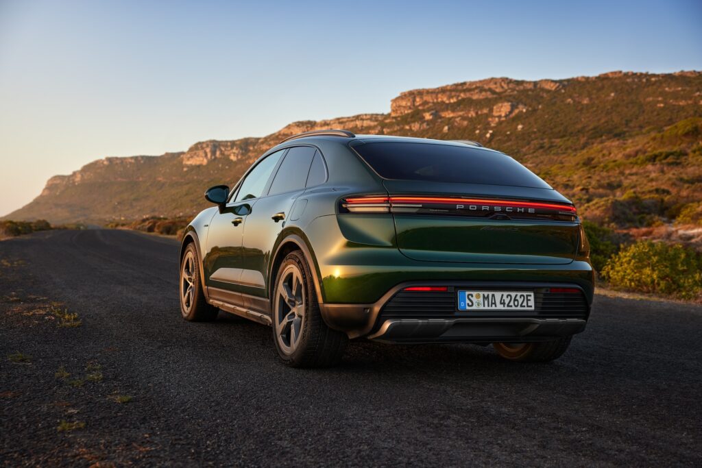 2025 Porsche Macan 4S