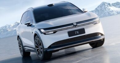 2025 Zeekr 7X SUV.