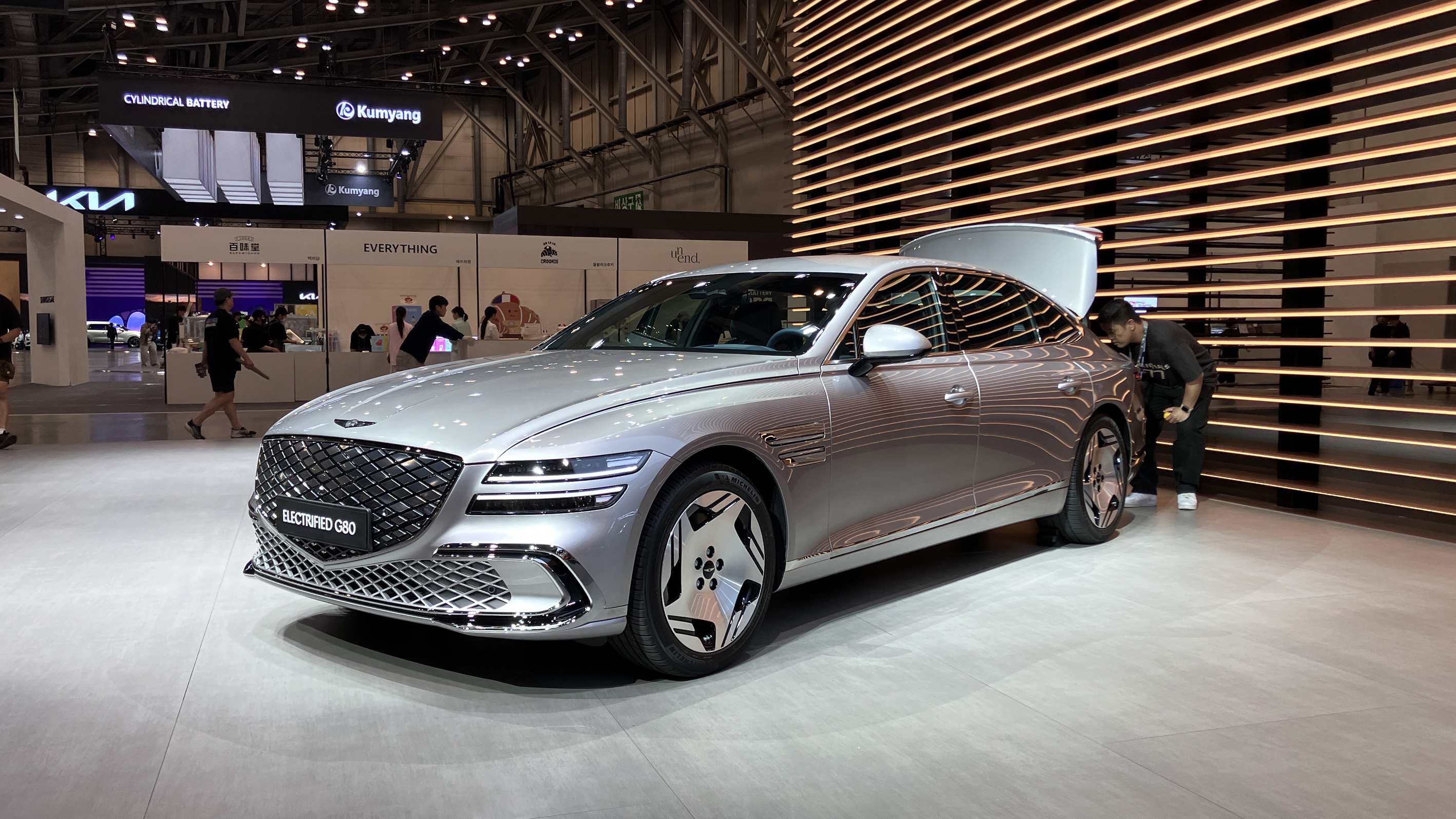 2025 Genesis Electrified G80