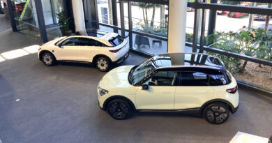 Smart Brisbane showroom with Smart #3 and Smart #1