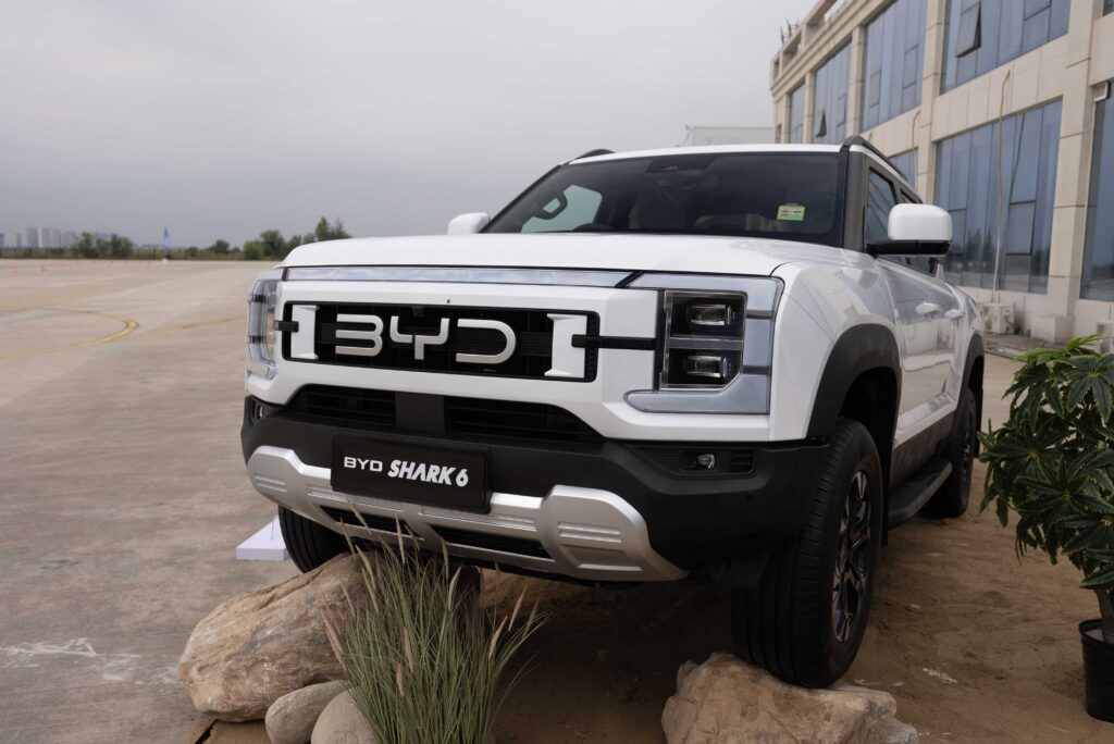 BYD Shark 6
