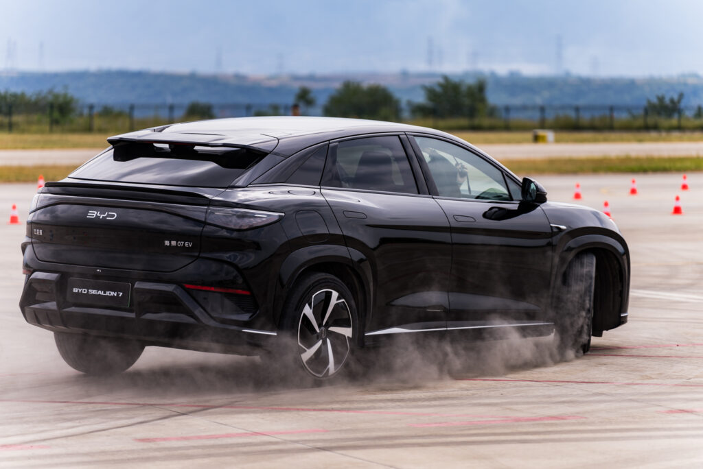 BYD Sealion 7