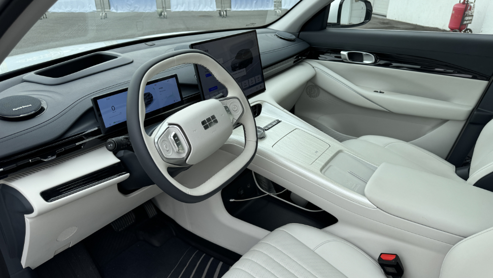 2025 Geely EX5 cabin tech