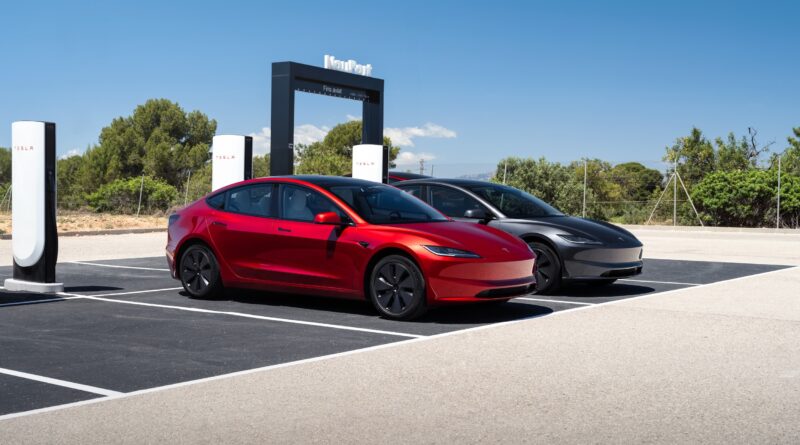 Tesla V4 Superchargers will soon be able to provide up to 500kW of charging power