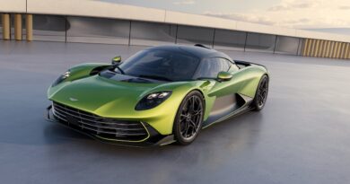 2025 Aston Martin Valhalla.