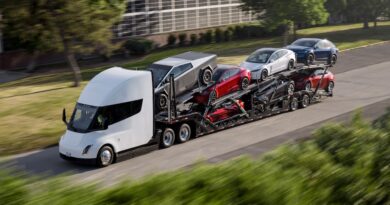 Tesla semi carrying Tesla EVs.