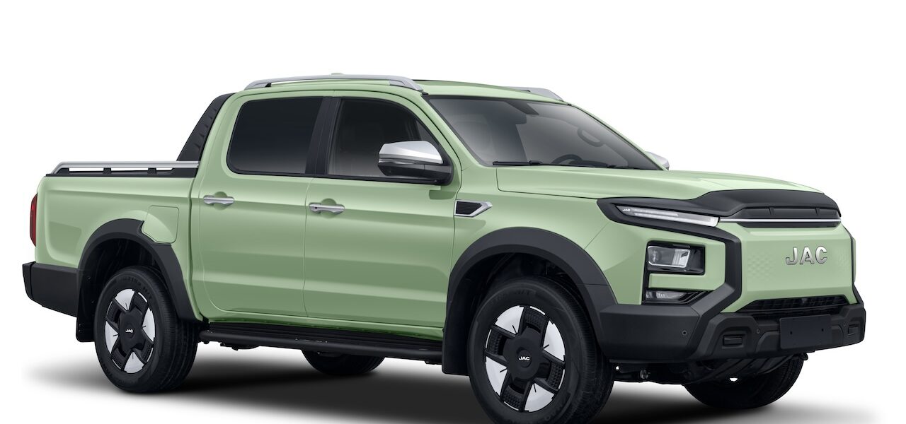 2025 JAC T9 EV Ute.