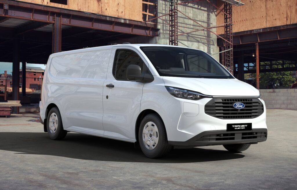 2025 Ford Transit Custom EV and PHEV.