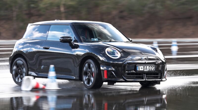 2025 JCW Mini E 3-door