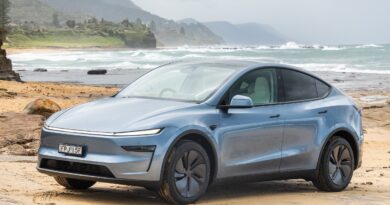 2025 Tesla Model Y Rear-Wheel Drive