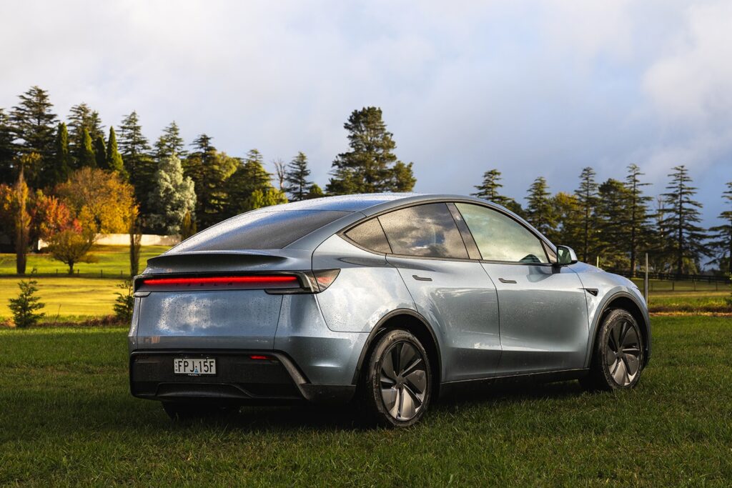 2025 Tesla Model Y Rear-Wheel Drive