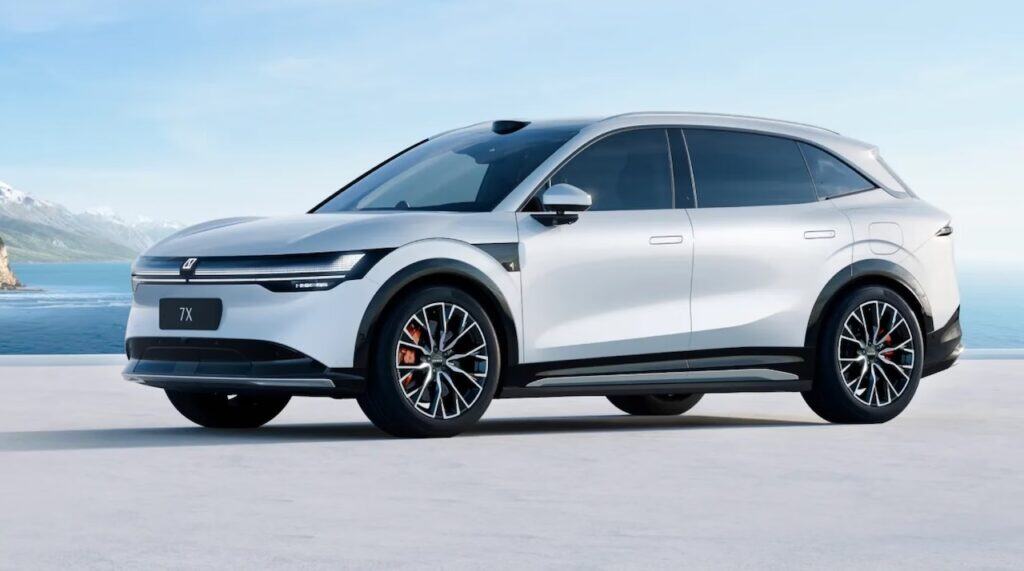 2025 Zeekr 7X.