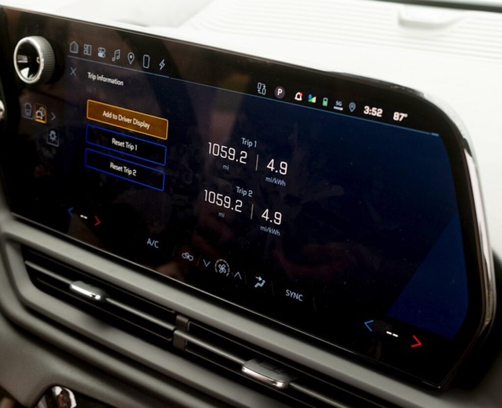 2025 Chevrolet Silverado EV distance record.