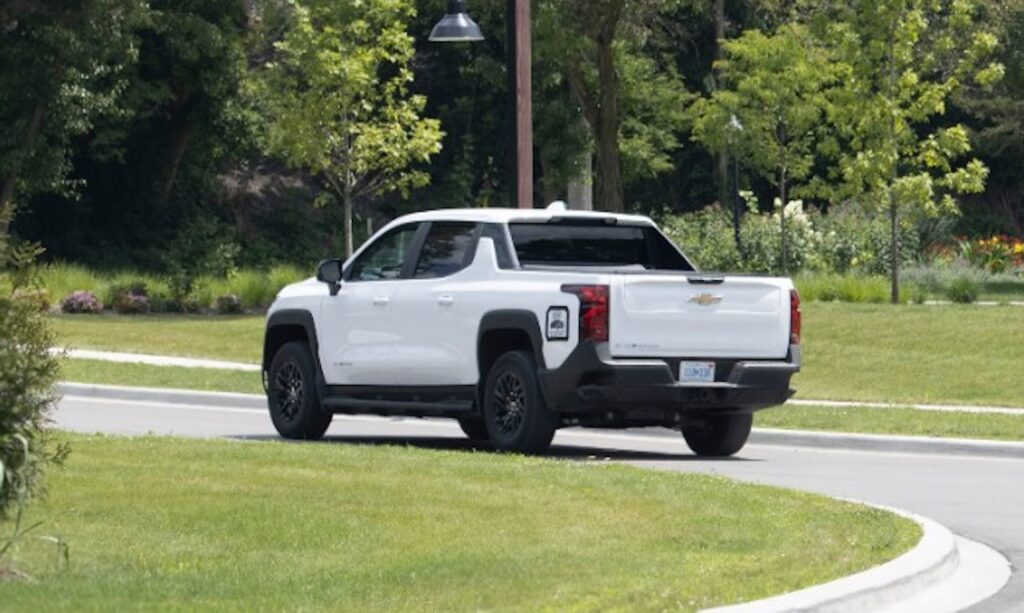 2025 Chevrolet Silverado EV distance record.