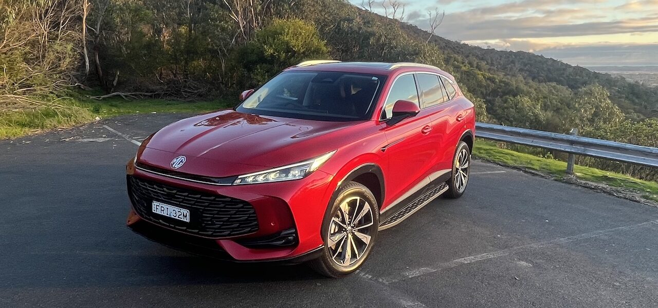 2025 MG HS Super Hybrid Essence Long term test. Frustrating screen.