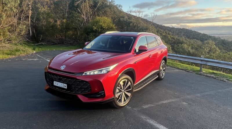 2025 MG HS Super Hybrid Essence Long term test. Frustrating screen.